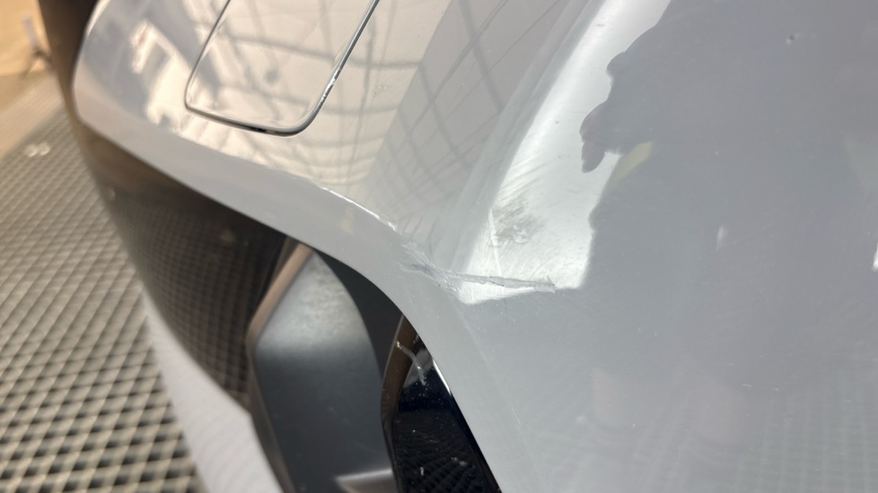 AUDI Q4 scratch