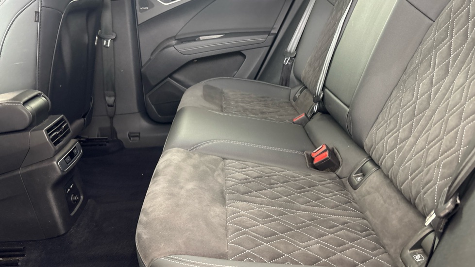 AUDI Q4 Image 14