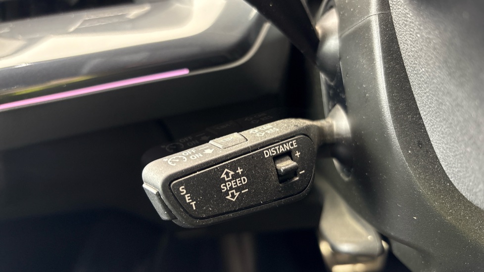 AUDI Q4 cruise control