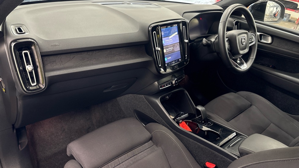 VOLVO XC40 ELECTRIC ESTATE 170kW Recharge Core 69kWh 5dr Auto