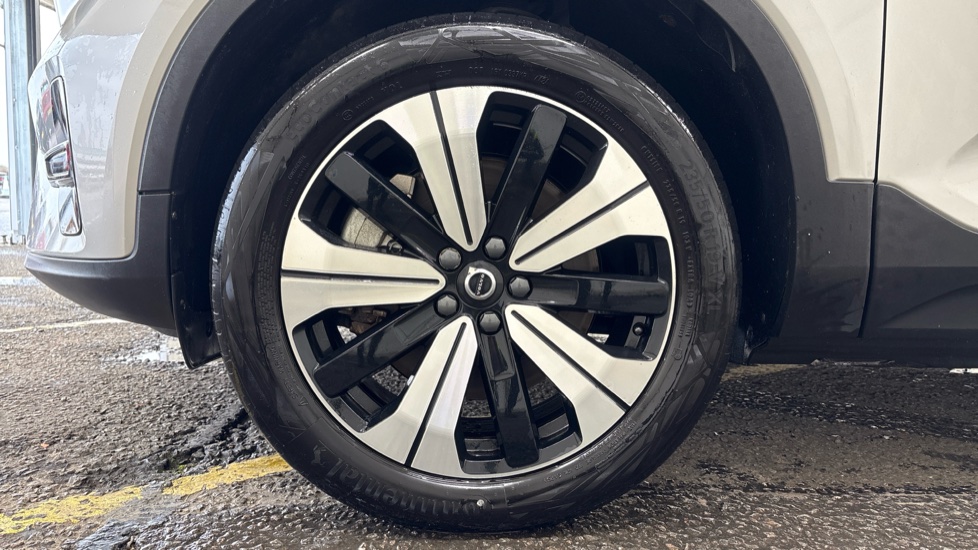 VOLVO XC40 ELECTRIC ESTATE 170kW Recharge Core 69kWh 5dr Auto