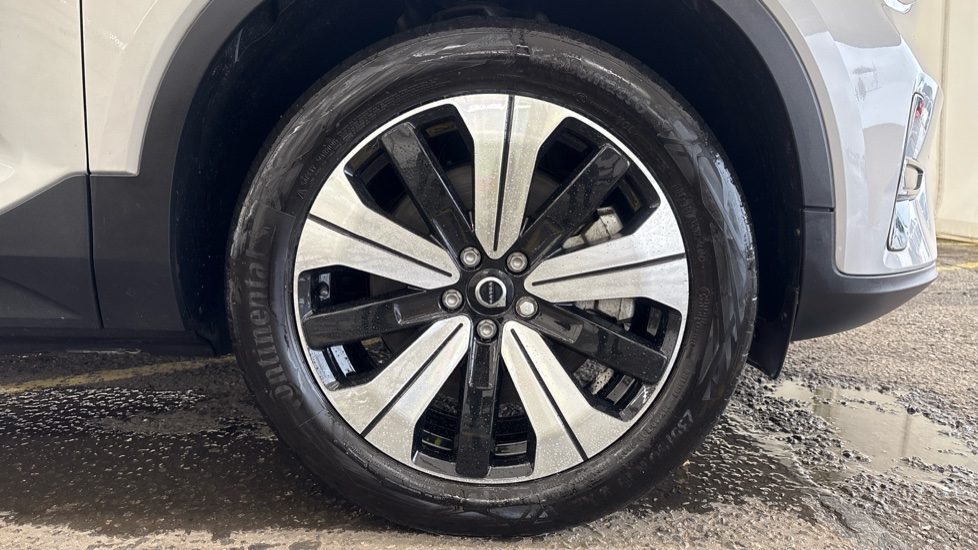 VOLVO XC40 ELECTRIC ESTATE 170kW Recharge Core 69kWh 5dr Auto
