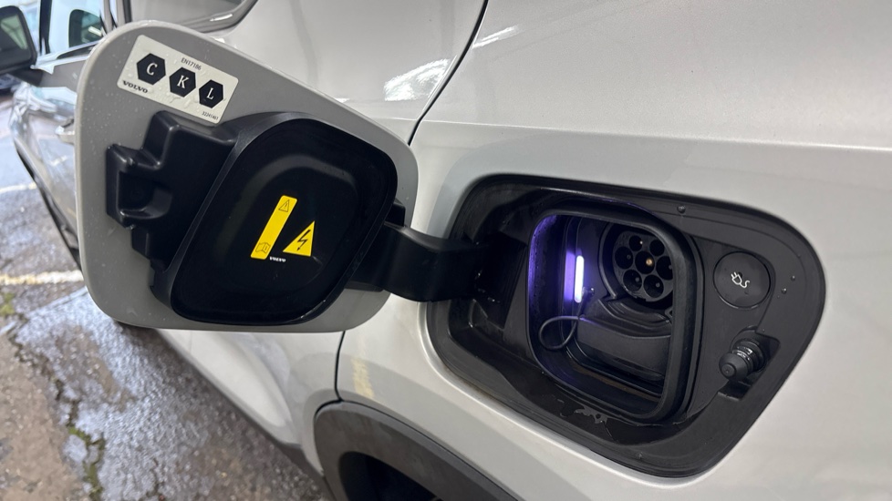 VOLVO XC40 ELECTRIC ESTATE 170kW Recharge Core 69kWh 5dr Auto