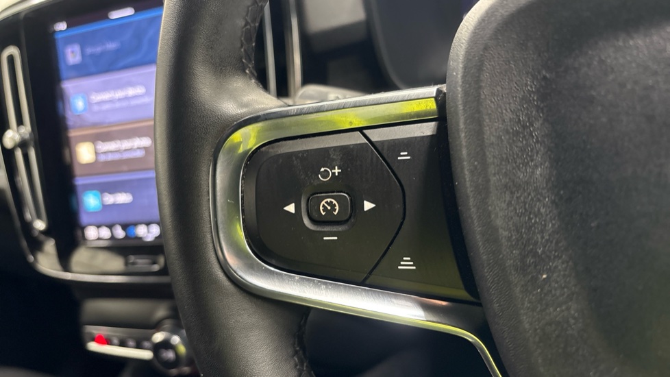 VOLVO XC40 ELECTRIC ESTATE 170kW Recharge Core 69kWh 5dr Auto