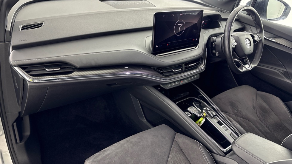SKODA ENYAQ Image 10