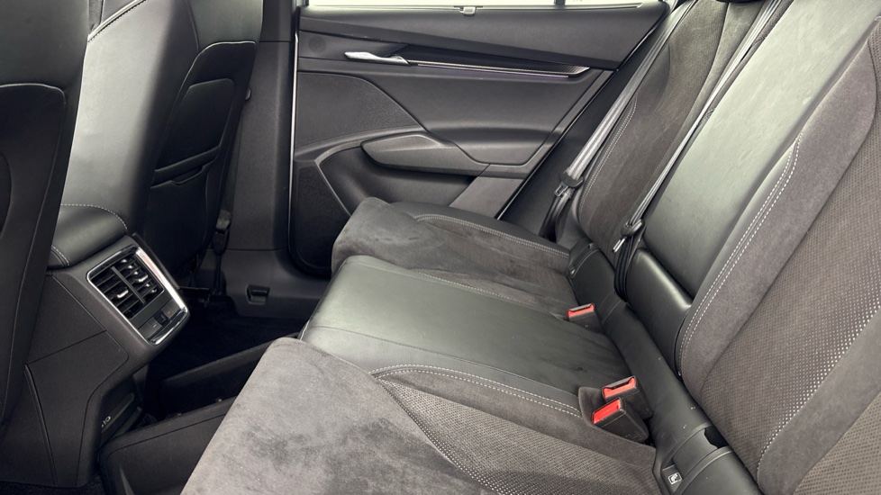SKODA ENYAQ Image 14