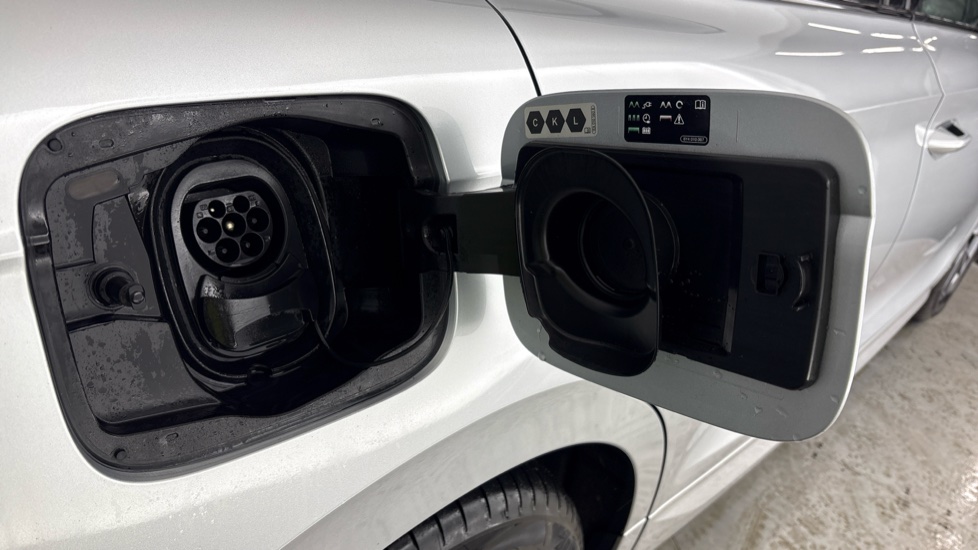 SKODA ENYAQ Image 21