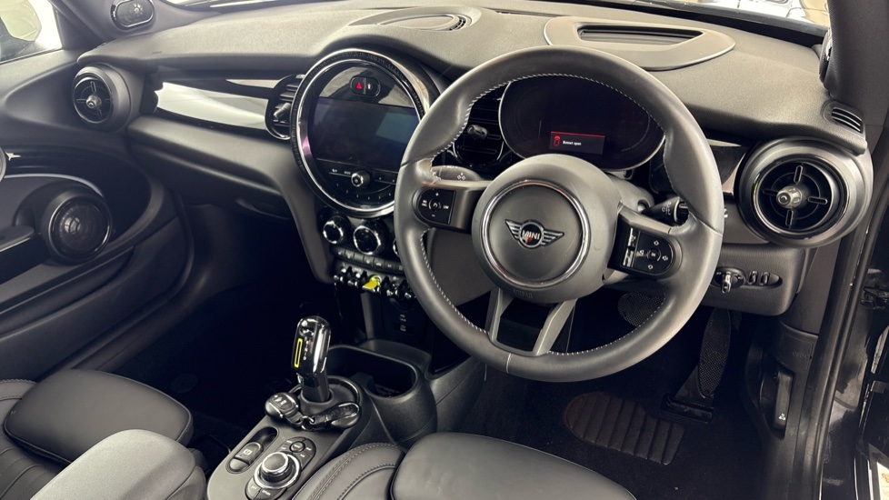 MINI HATCHBACK ELECTRIC 135kW Cooper S Level 3 33kWh 3dr Auto