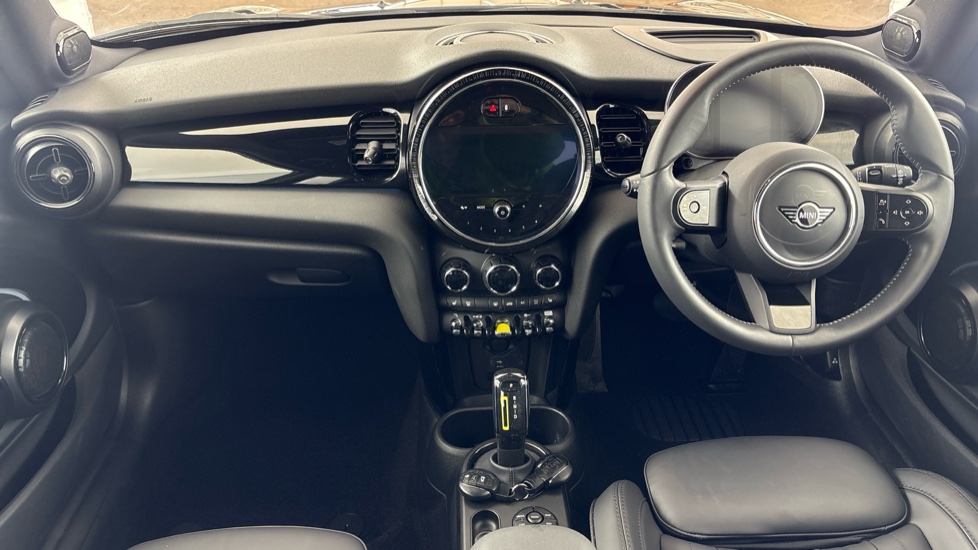 MINI HATCHBACK Image 11