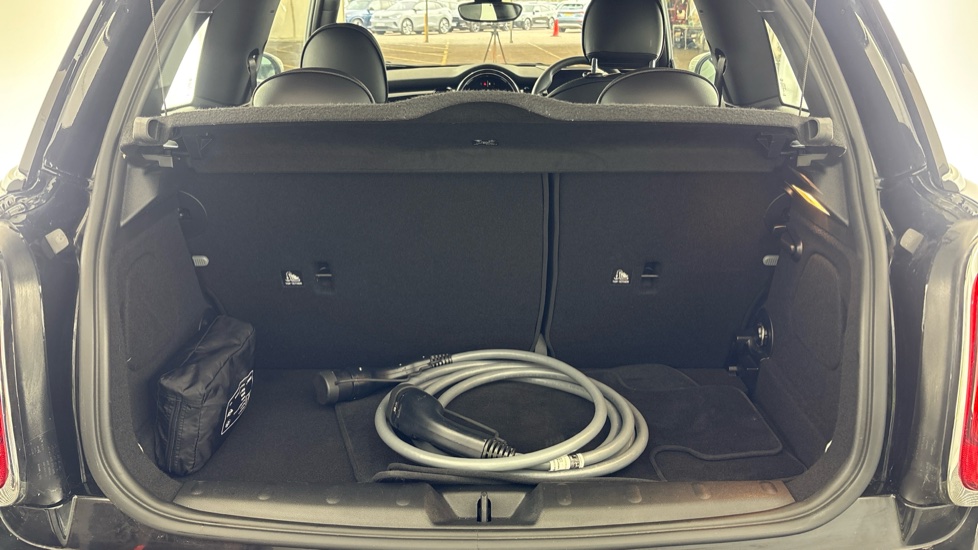 MINI HATCHBACK ELECTRIC 135kW Cooper S Level 3 33kWh 3dr Auto