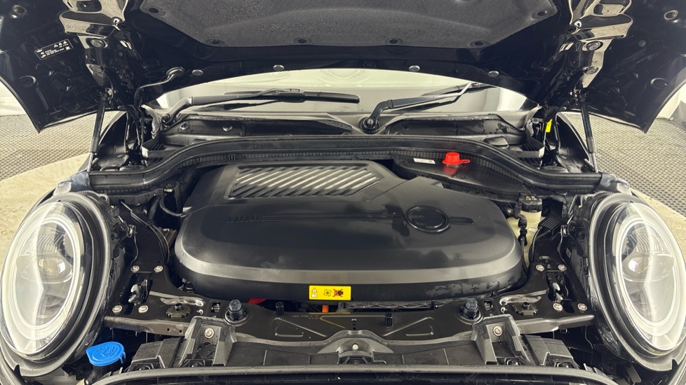 MINI HATCHBACK ELECTRIC 135kW Cooper S Level 3 33kWh 3dr Auto