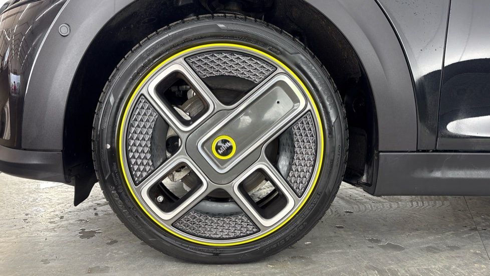 MINI HATCHBACK ELECTRIC 135kW Cooper S Level 3 33kWh 3dr Auto