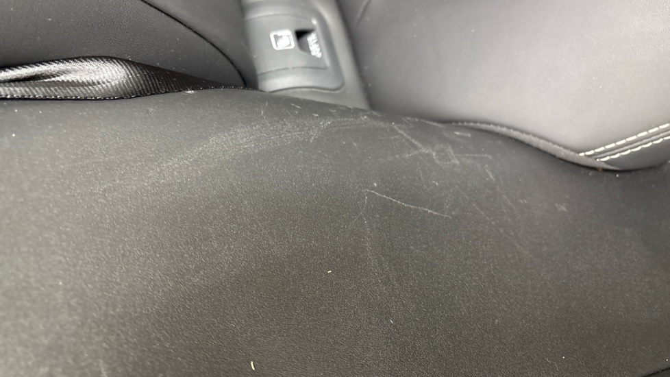 JAGUAR I-PACE scratches and scuffs