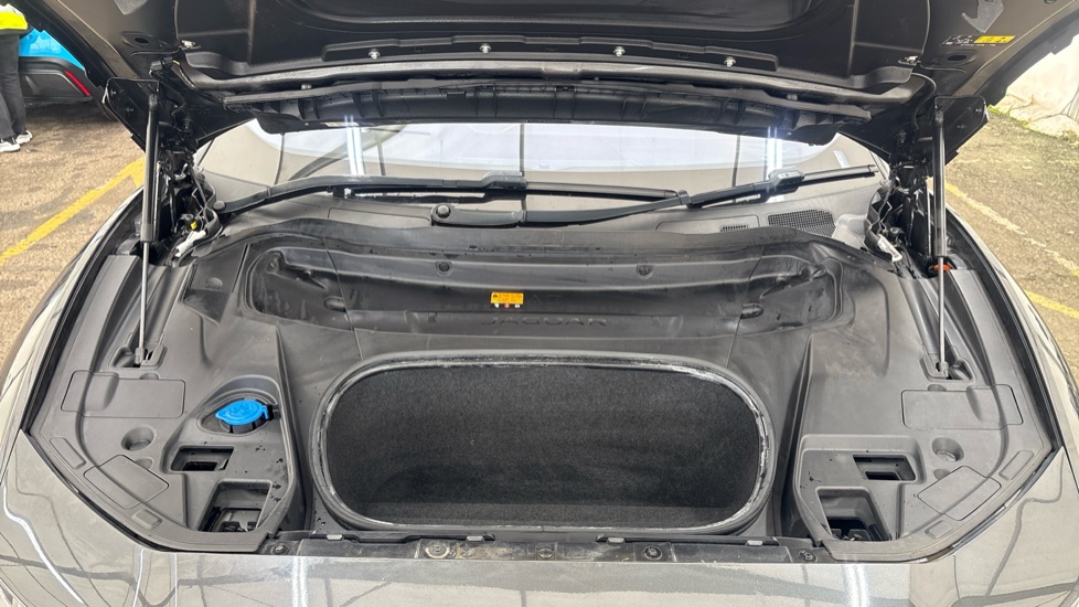 JAGUAR I-PACE Image 16