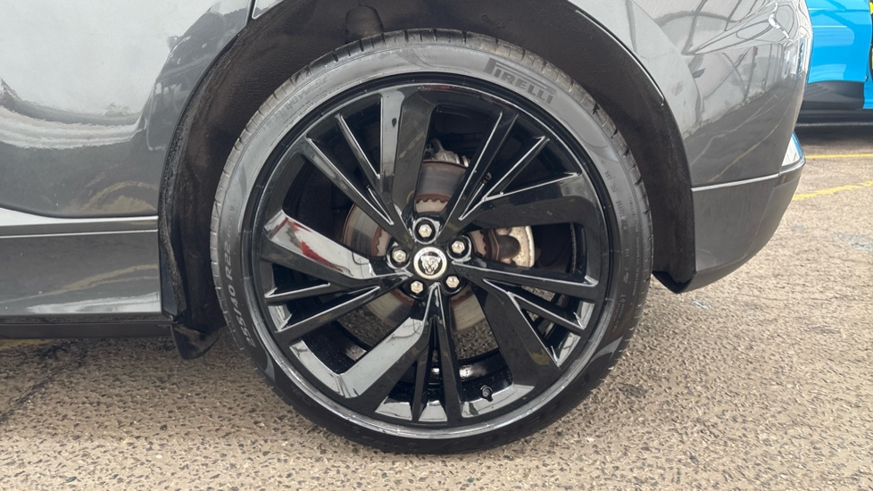 JAGUAR I-PACE Image 18