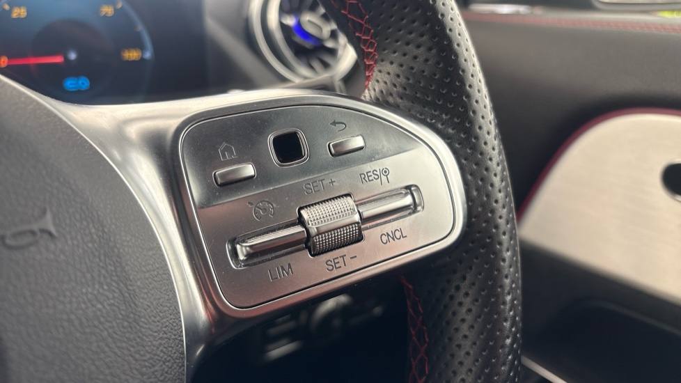 MERCEDES-BENZ EQA HATCHBACK EQA 300 4Matic 168kW AMG Line 66.5kWh 5dr Auto