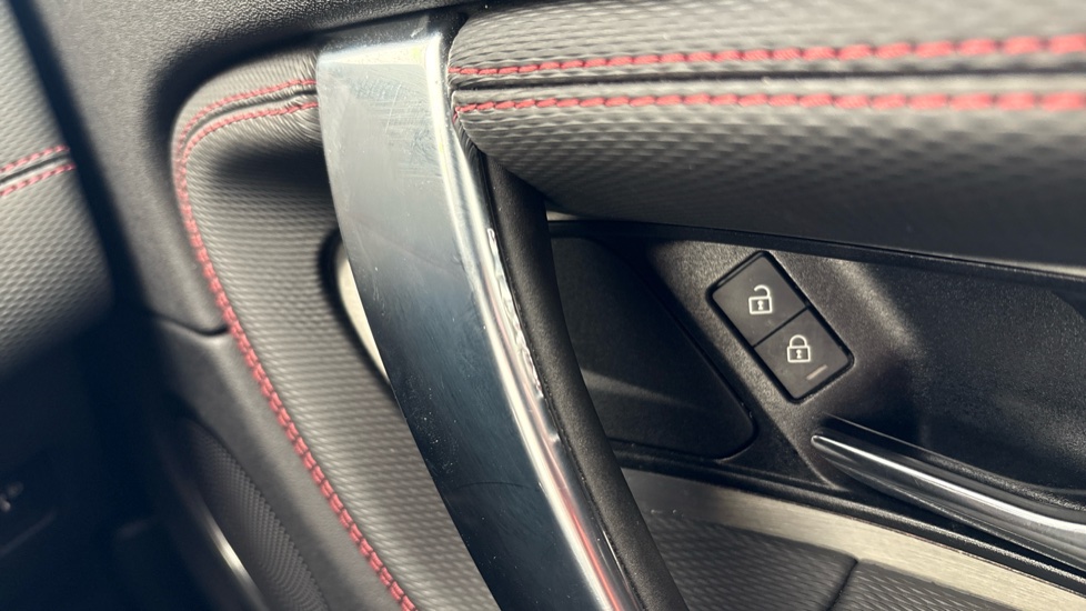 LAND ROVER DISCOVERY SPORT Worn