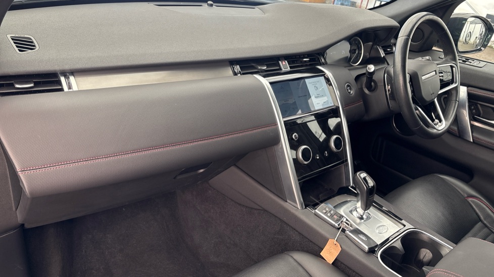 LAND ROVER DISCOVERY SPORT Image 10