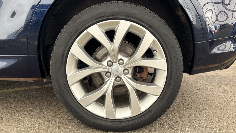 LAND ROVER DISCOVERY SPORT Image 18