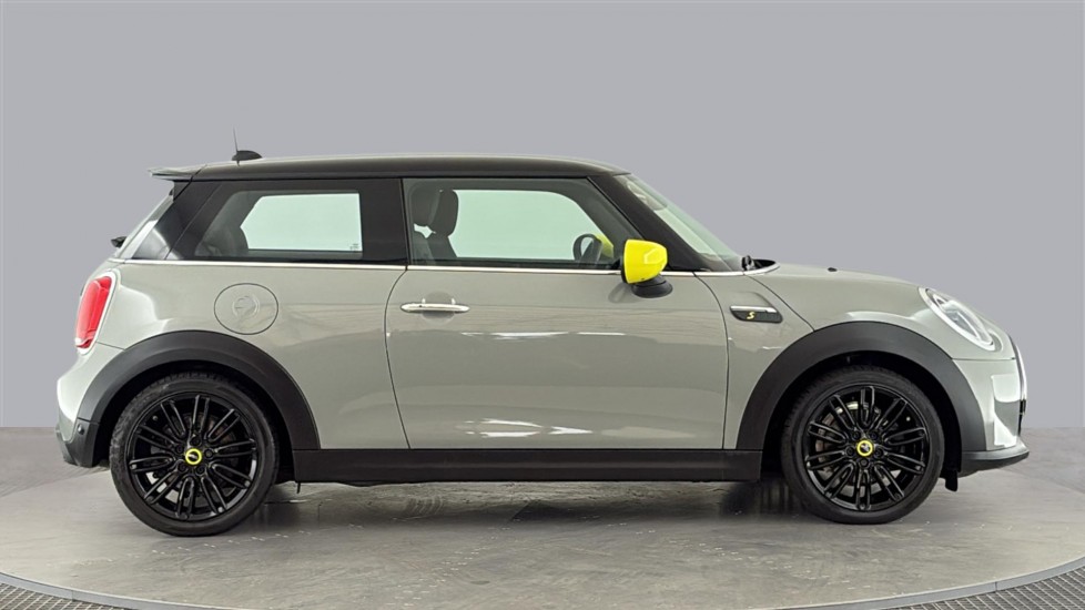 MINI HATCHBACK Image 6