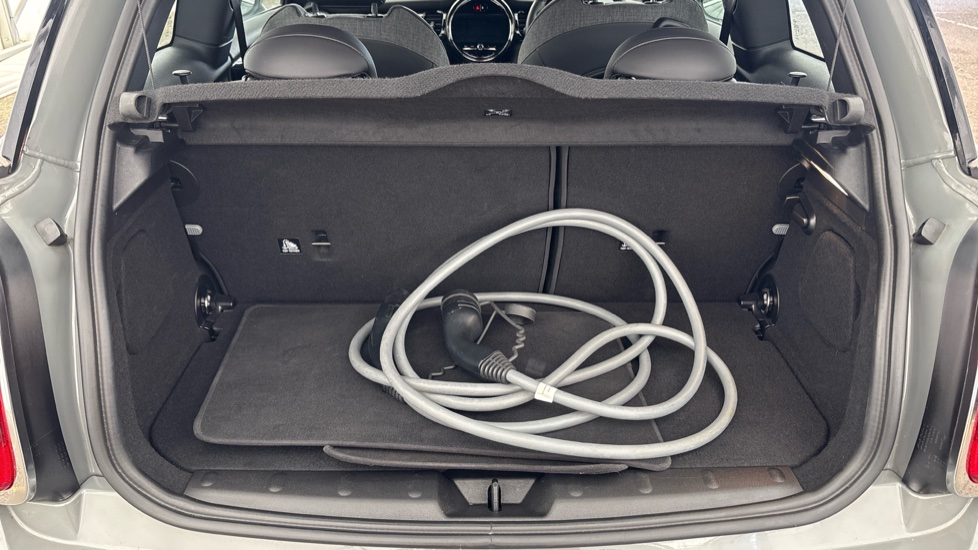 MINI HATCHBACK ELECTRIC 135kW Cooper S Level 2 33kWh 3dr Auto