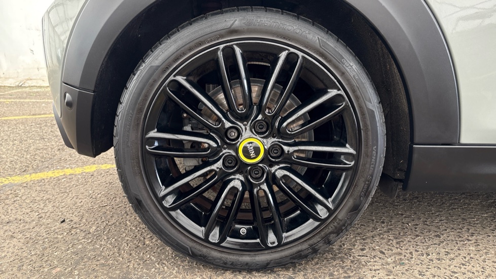 MINI HATCHBACK ELECTRIC 135kW Cooper S Level 2 33kWh 3dr Auto