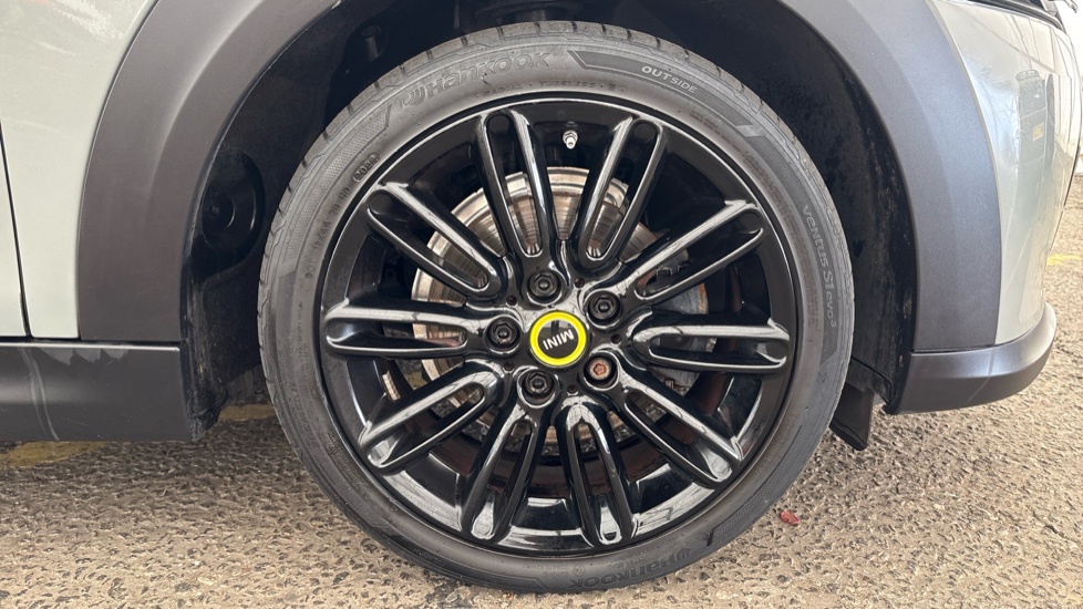 MINI HATCHBACK ELECTRIC 135kW Cooper S Level 2 33kWh 3dr Auto