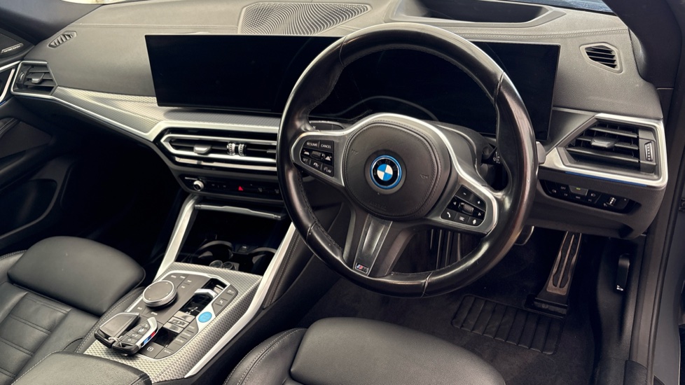 BMW I4 Image 9