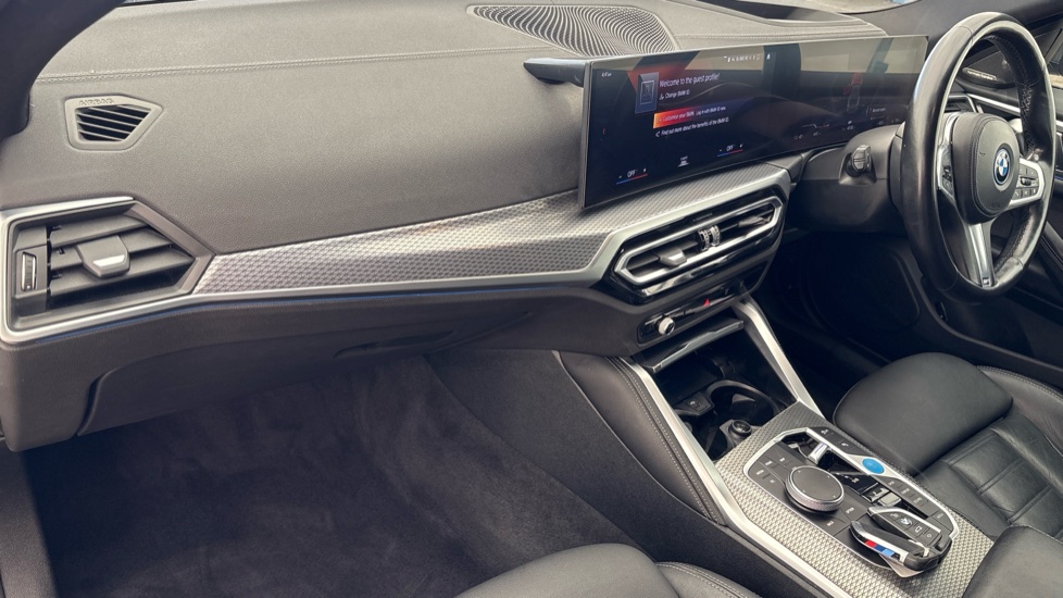 BMW I4 Image 10