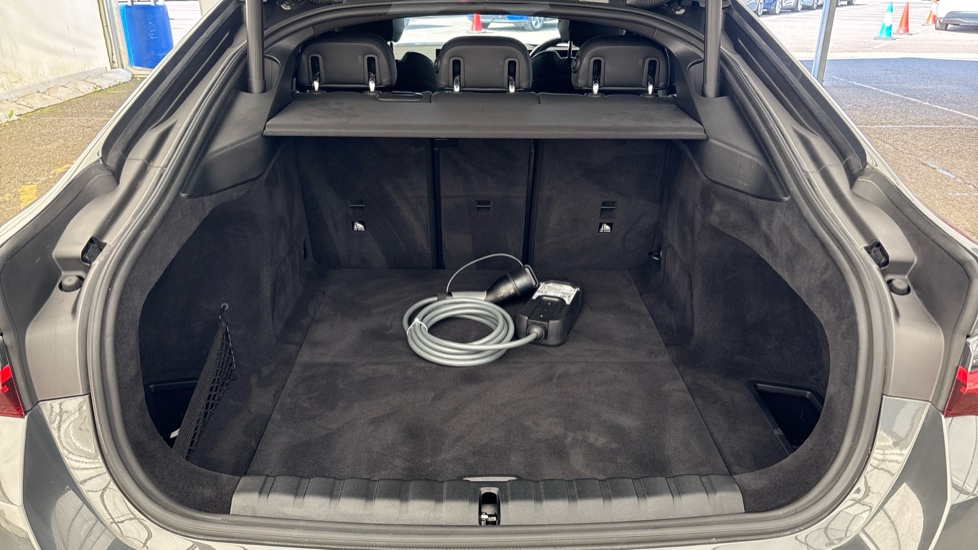 BMW I4 Image 15