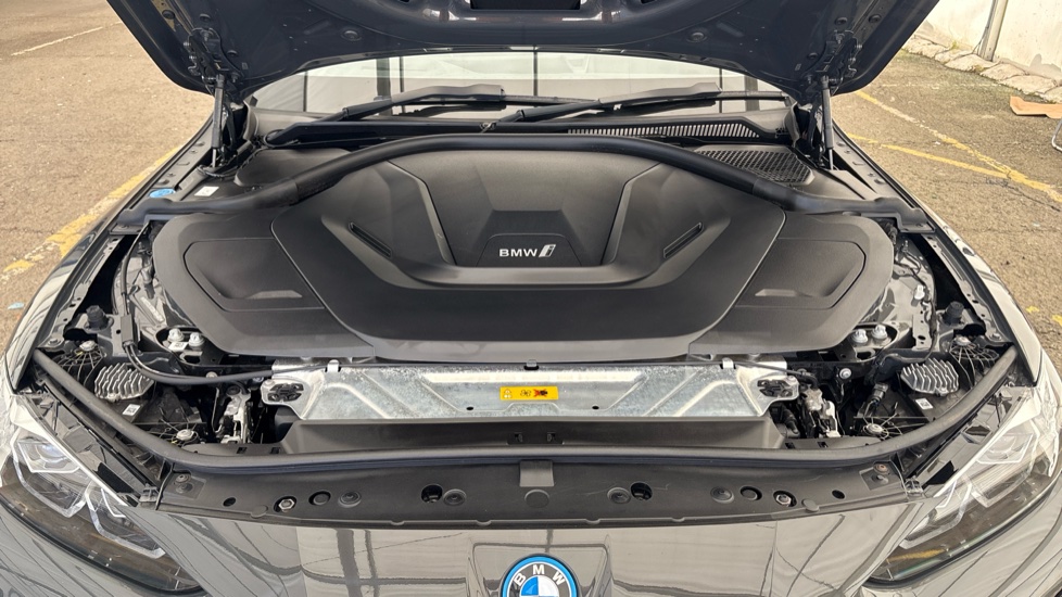 BMW I4 Image 16