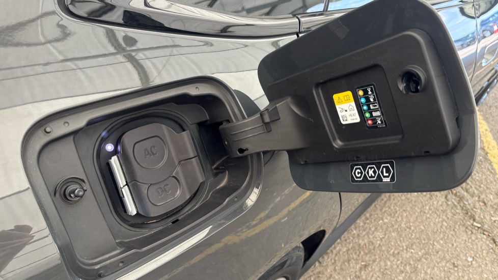 BMW I4 Image 21