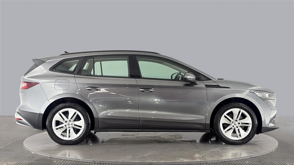 SKODA ENYAQ Image 6
