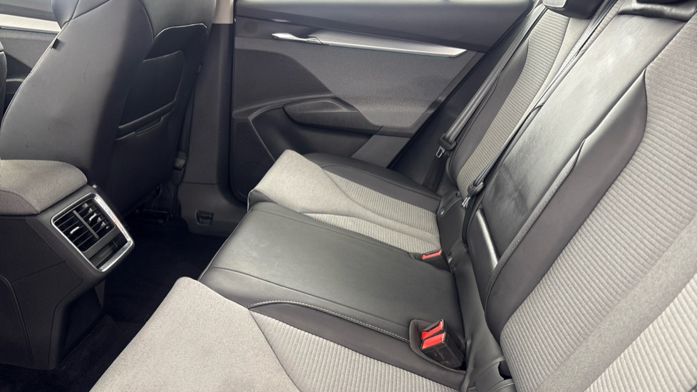 SKODA ENYAQ Image 14