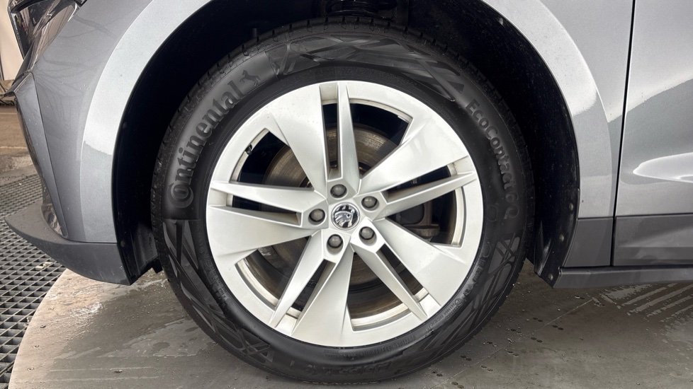 SKODA ENYAQ Image 17