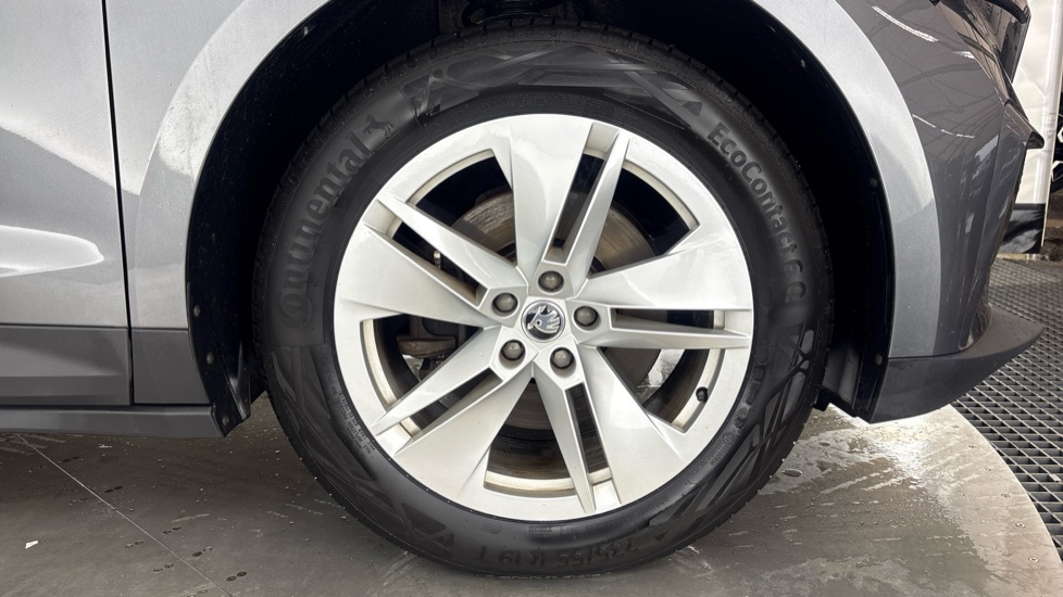 SKODA ENYAQ Image 20