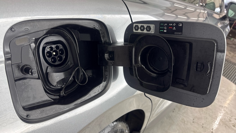 SKODA ENYAQ Image 21