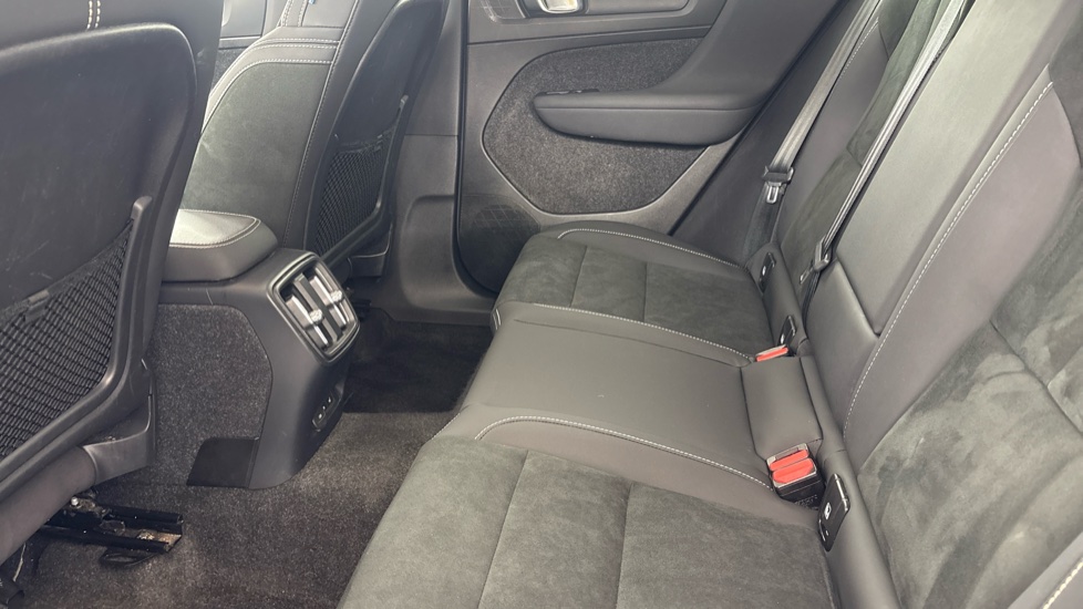 VOLVO C40 ESTATE 170kW Recharge Ultimate 69kWh 5dr Auto