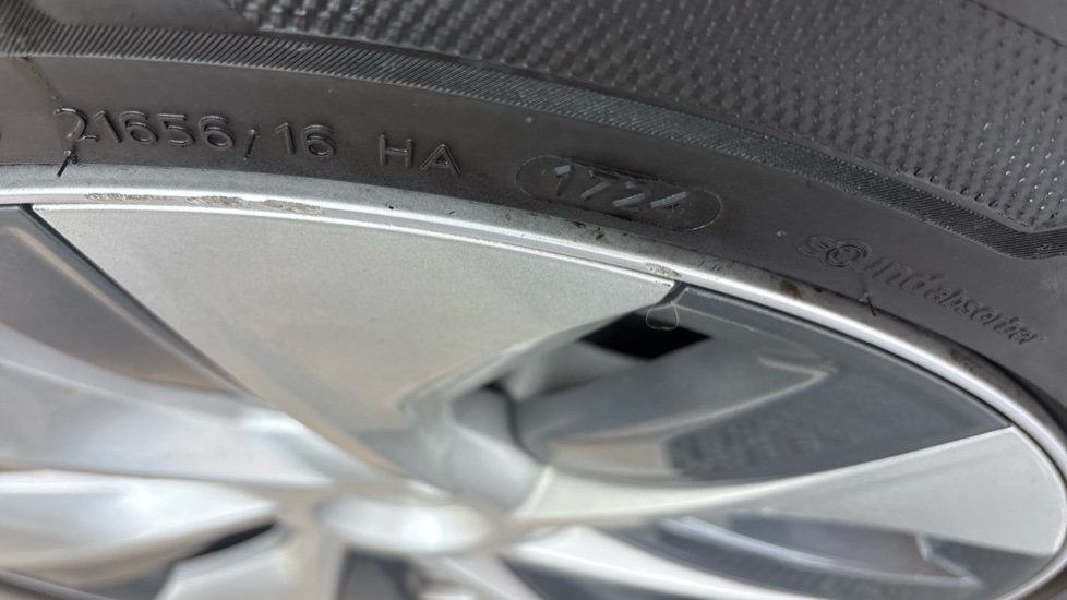 TESLA MODEL Y HATCHBACK RWD 5dr Auto