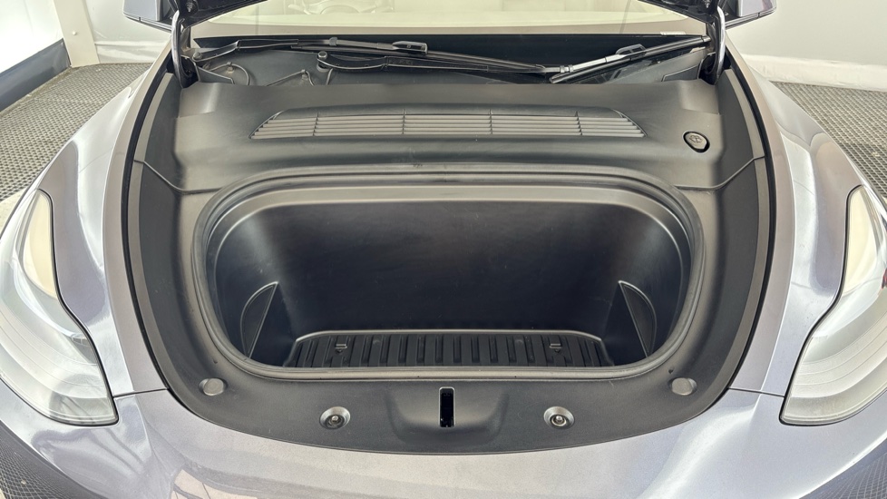 TESLA MODEL Y HATCHBACK RWD 5dr Auto