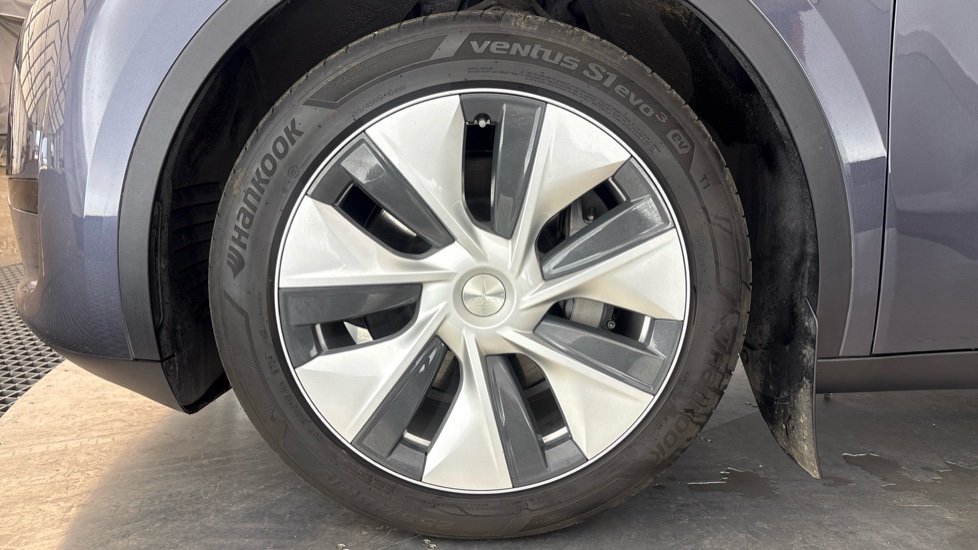 TESLA MODEL Y HATCHBACK RWD 5dr Auto