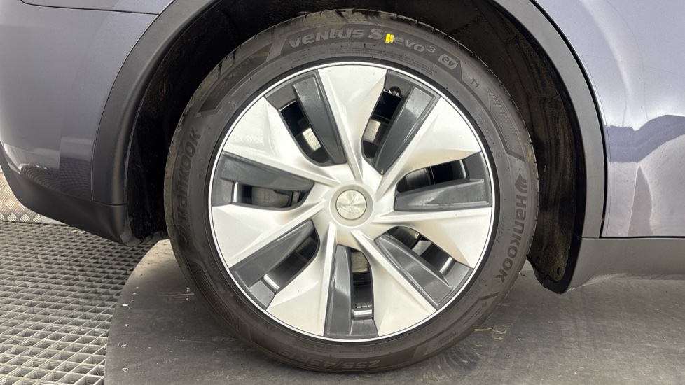 TESLA MODEL Y HATCHBACK RWD 5dr Auto