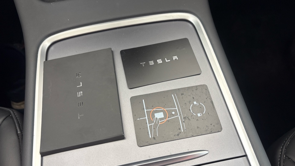 TESLA MODEL Y HATCHBACK RWD 5dr Auto
