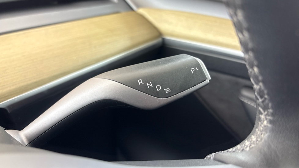 TESLA MODEL Y HATCHBACK RWD 5dr Auto