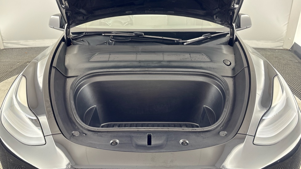 TESLA MODEL Y Image 16