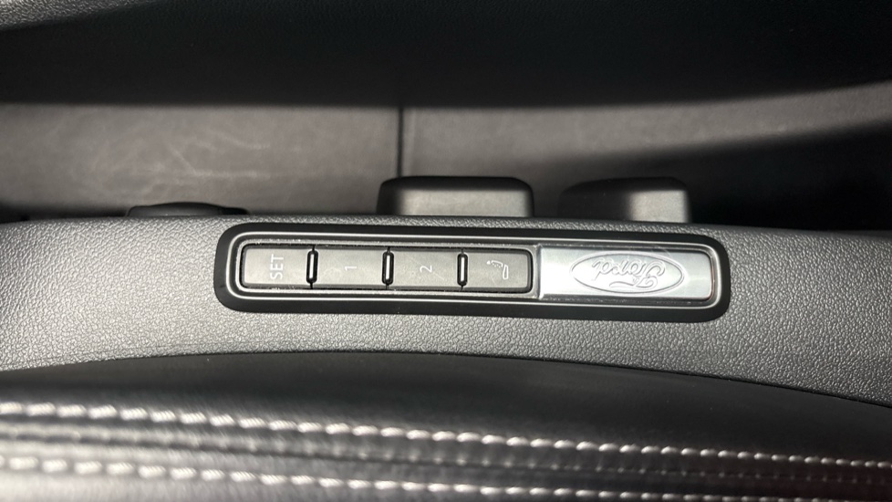 FORD EXPLORER ELECTRIC ESTATE 210kW Select 77kWh 5dr Auto [Driver Assist Pack]
