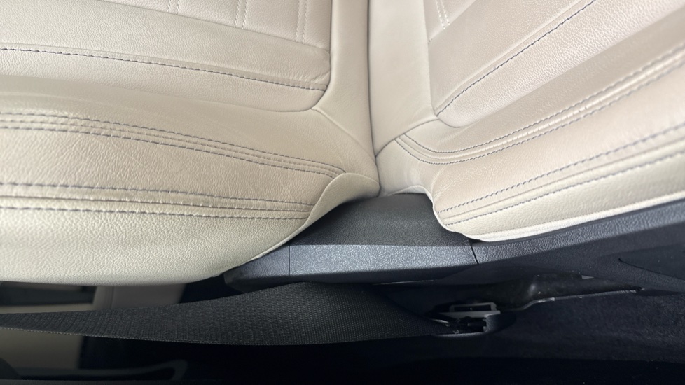 BMW iX3 Worn/stained