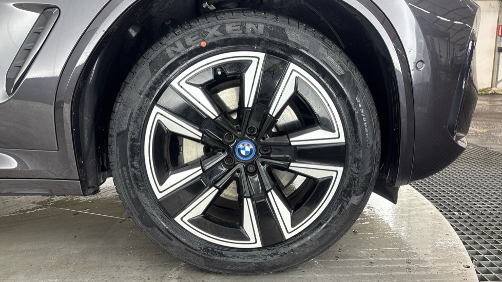 BMW iX3 Image 20