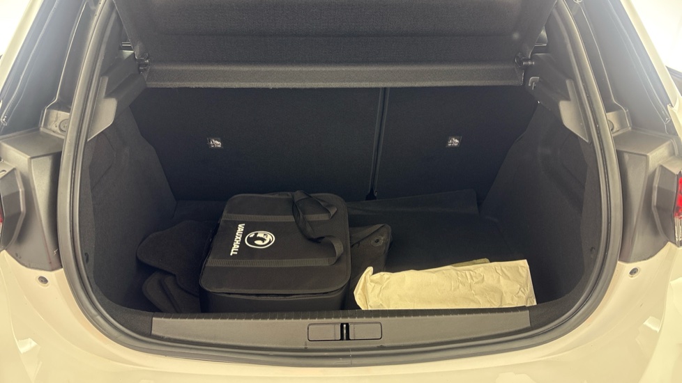 VAUXHALL CORSA Image 15