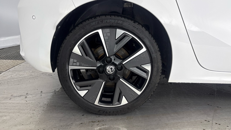 VAUXHALL CORSA Image 19